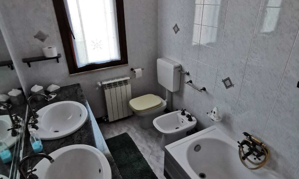 Photo of Bathroom in Gorgo Lungo