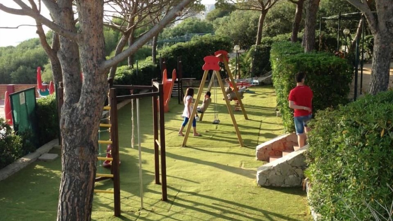 Photo of Others in Macari