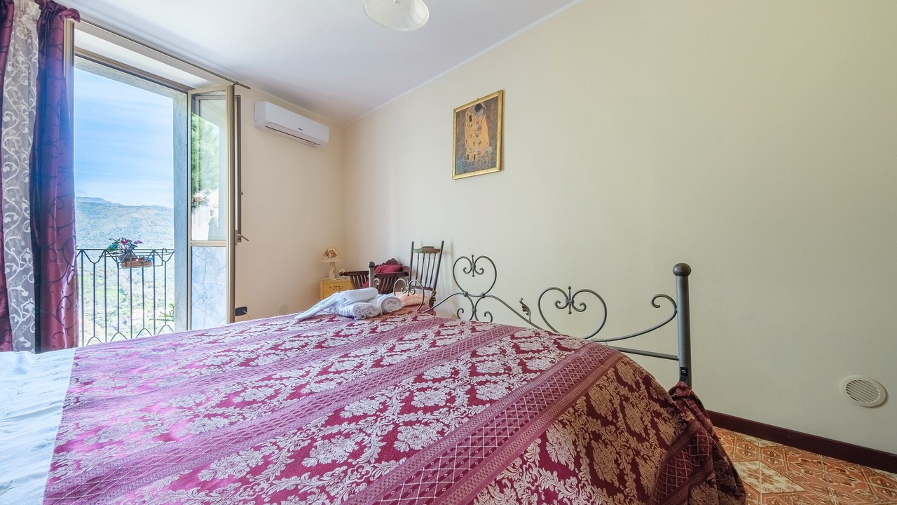 Photo of Bedroom in Savoca