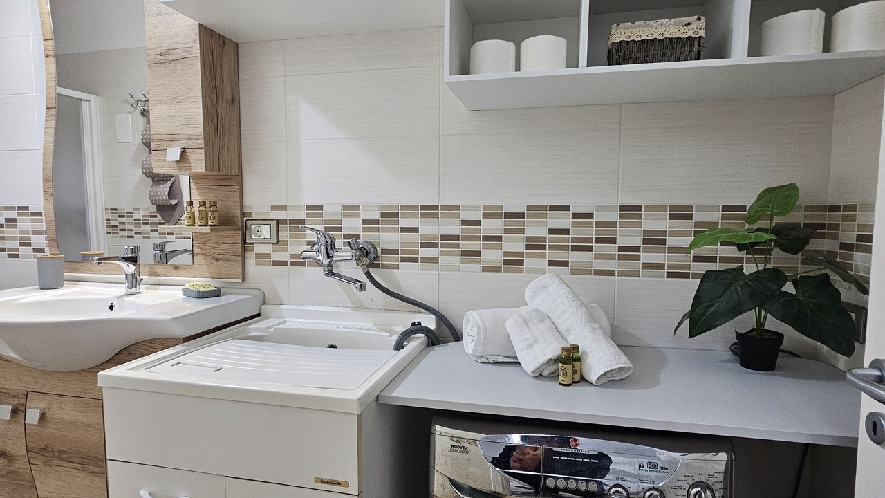 Photo of Bathroom in Solarino