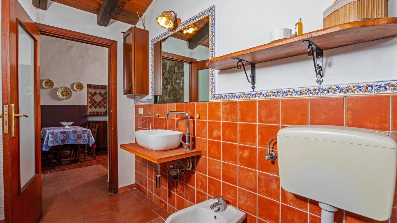 Photo of Bathroom in Piedimonte Etneo