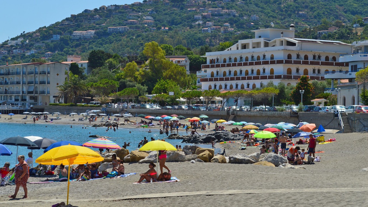 Photo of Others in Capri Leone