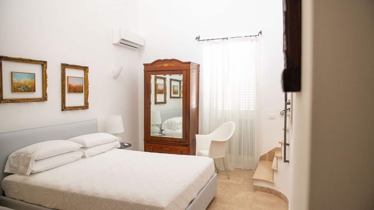 Photo of Bedroom in Noto Historic Centre