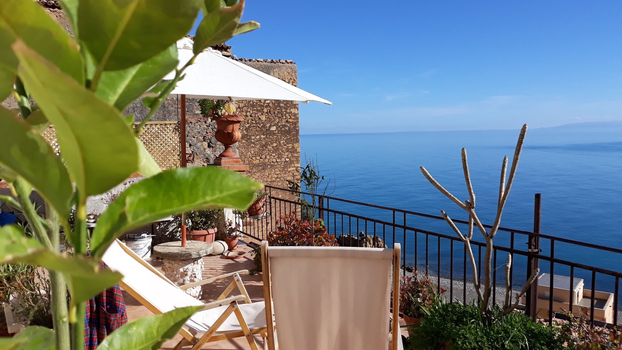Photo of Patio Balcony in Castel Di Tusa