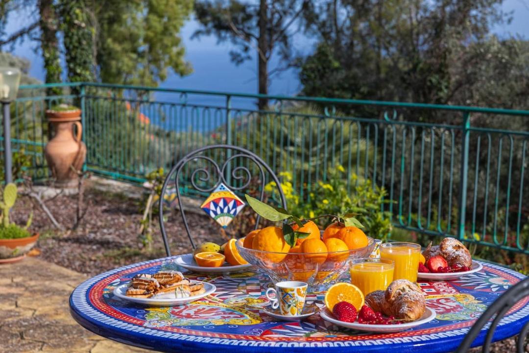 Photo of Patio Balcony in Santo Stefano di Camastra