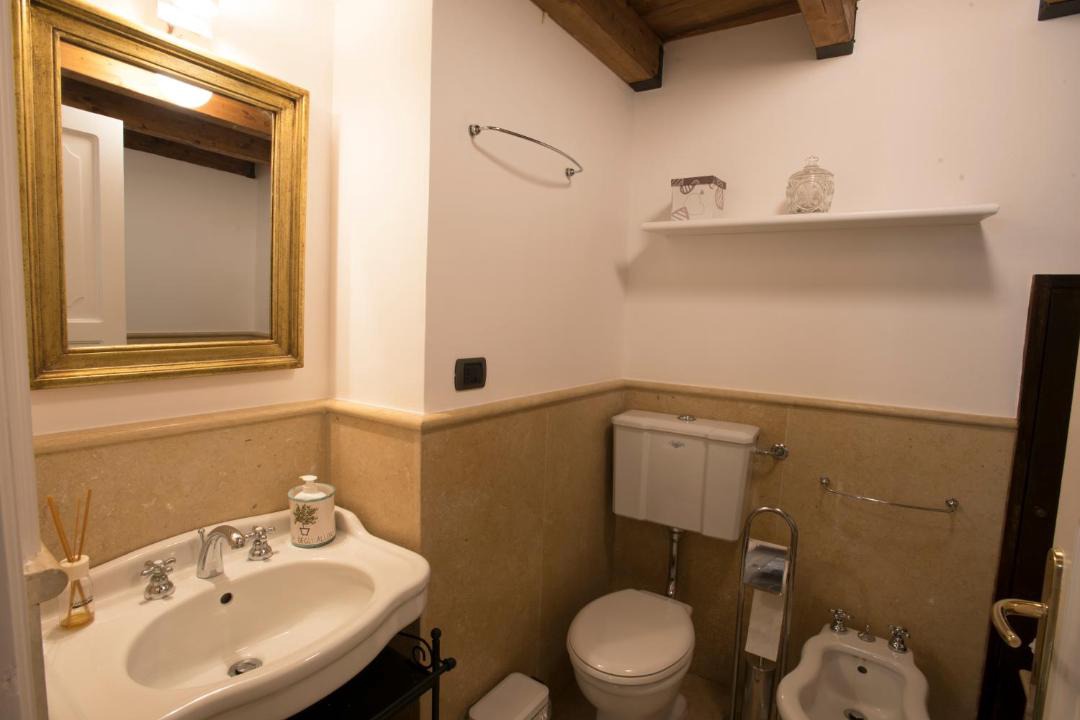 Photo of Bathroom in Kalsa