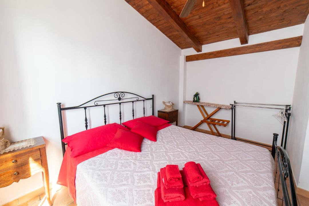 Photo of Bedroom in Lentiscosa