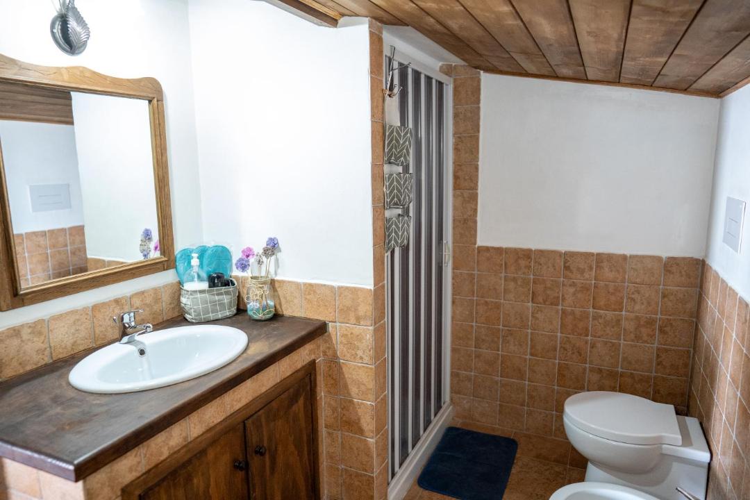 Photo of Bathroom in Lentiscosa