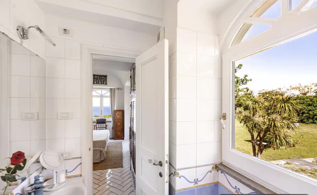 Photo of Bathroom in Marina Grande