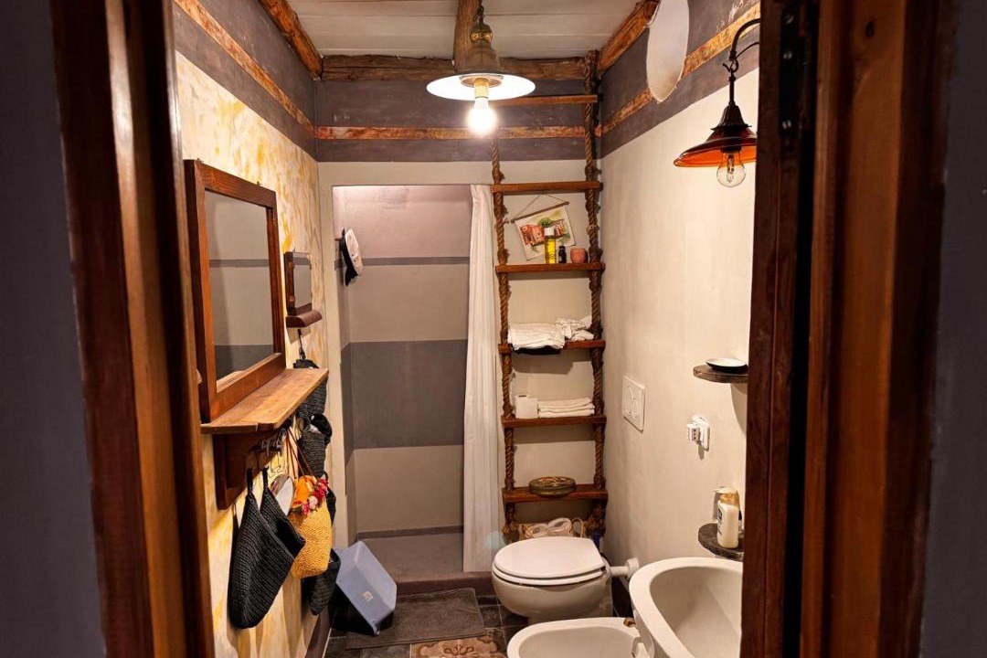 Photo of Bathroom in Pollara