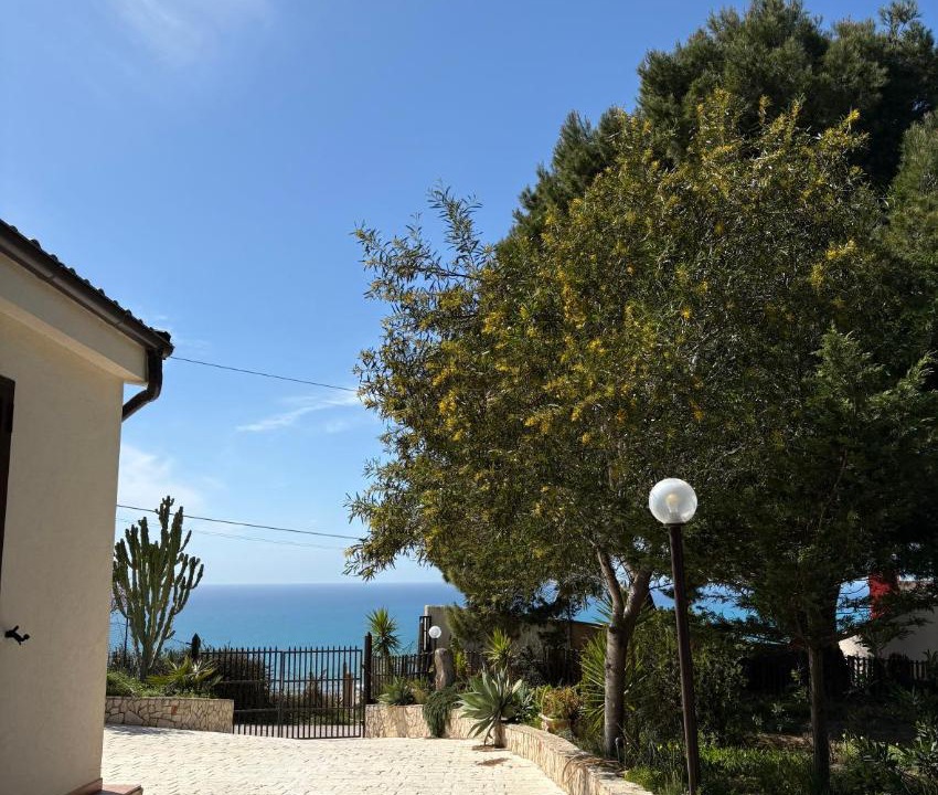 Photo of Others in Licata