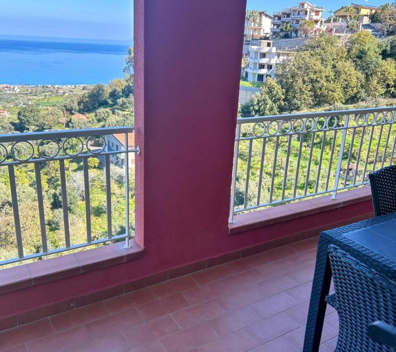 Photo of Patio Balcony in Brolo