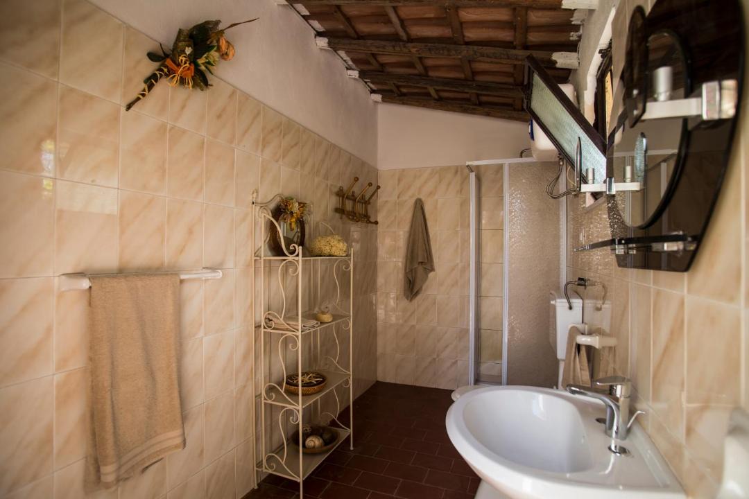 Photo of Bathroom in San Giorgio-Librino-San Giuseppe la Rena-Zia Lisa-Villaggio Sant'Agata