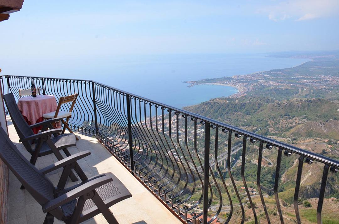 Photo of Patio Balcony in Castelmola