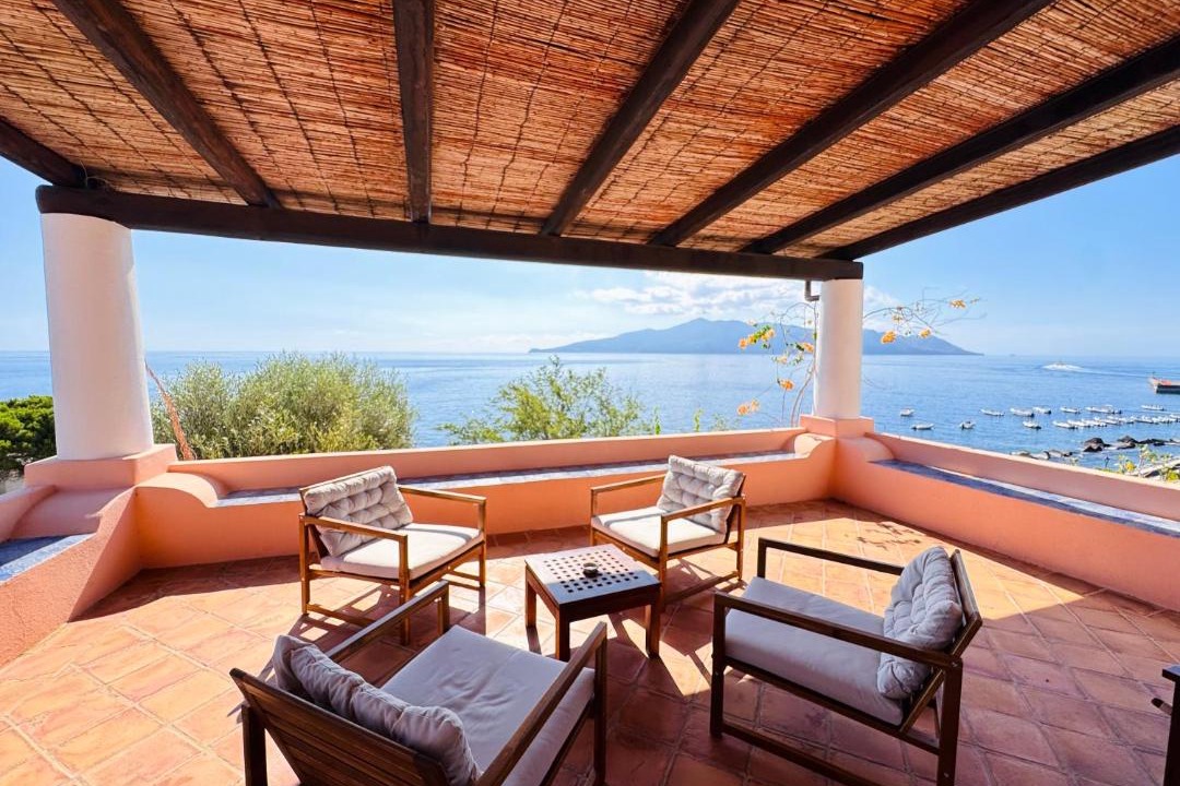 Photo of Patio Balcony in Santa Marina Salina