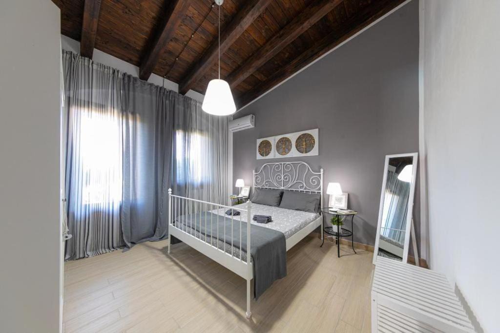 Photo of Bedroom in Campofelice di Roccella