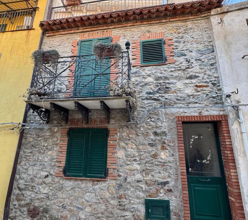 Photo of Others in Capri Leone