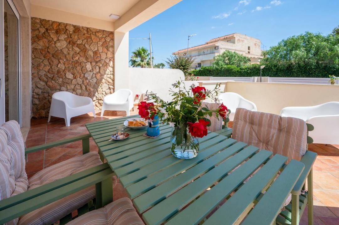 Photo of Patio Balcony in Reitani