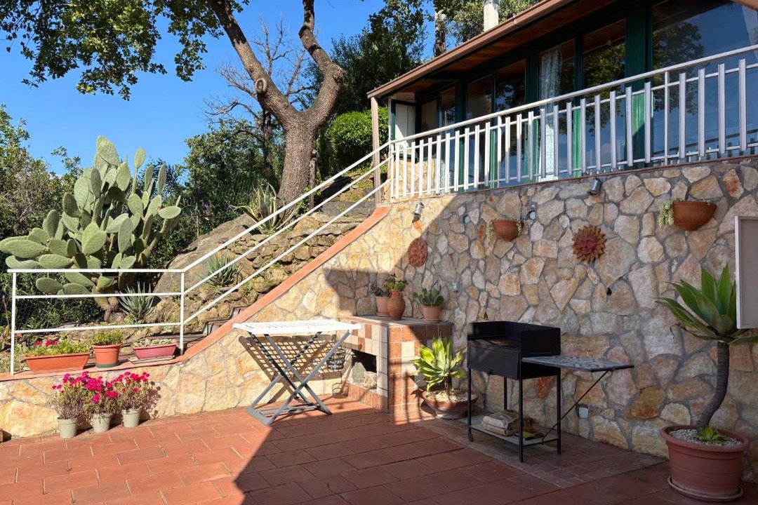 Photo of Patio Balcony in Mitogio