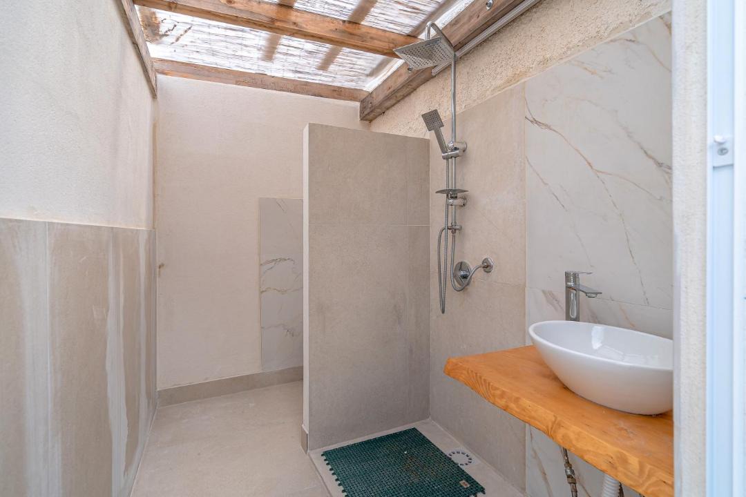 Photo of Bathroom in Reitani