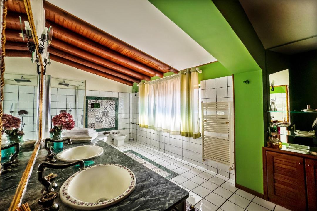 Photo of Bathroom in Catute