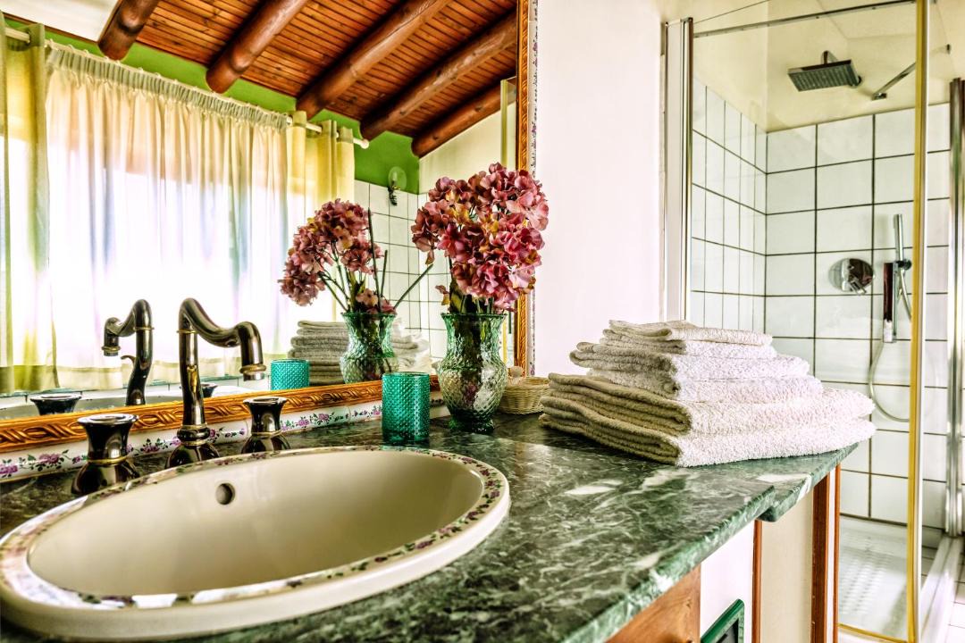 Photo of Bathroom in Catute