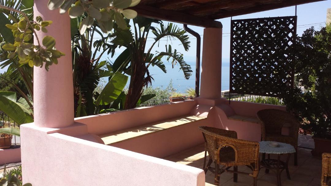 Photo of Patio Balcony in Leni