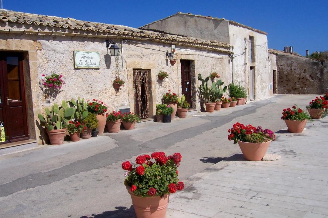 Photo of Buildings in San Lorenzo