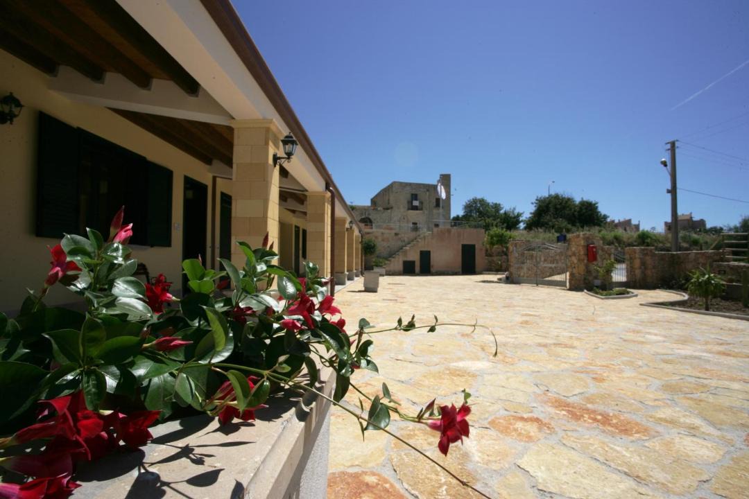 Photo of Others in Paparella