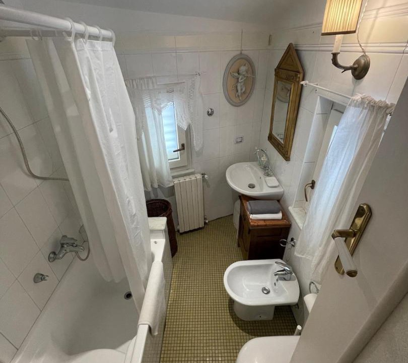 Photo of Bathroom in Enna