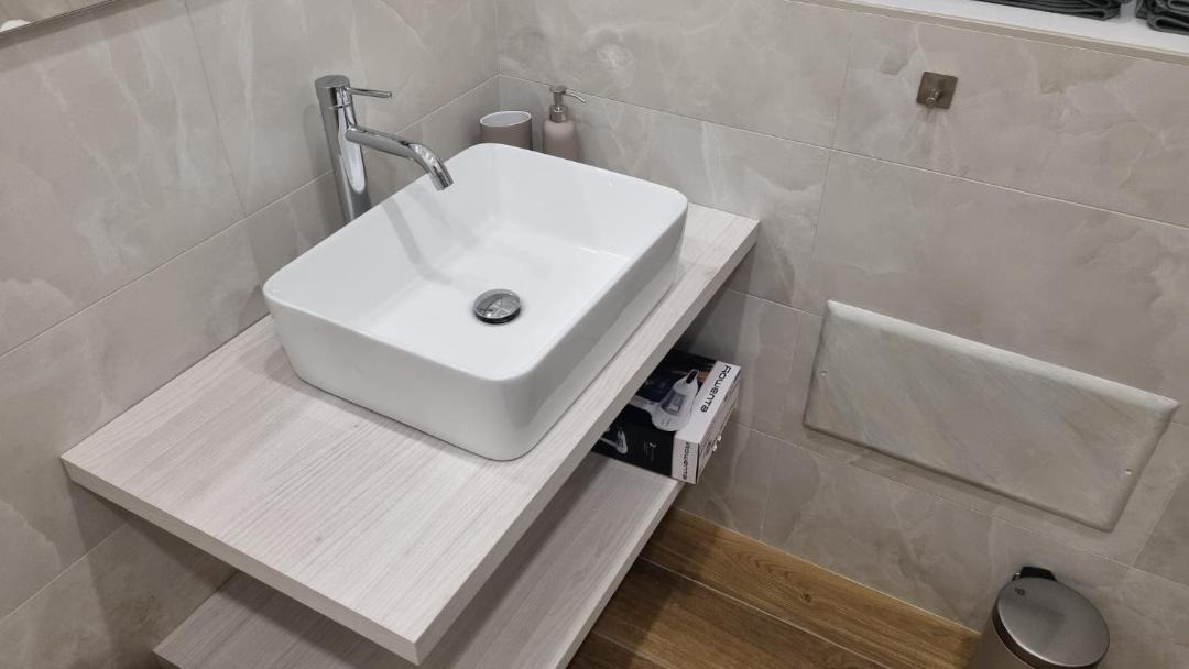 Photo of Bathroom in Brolo
