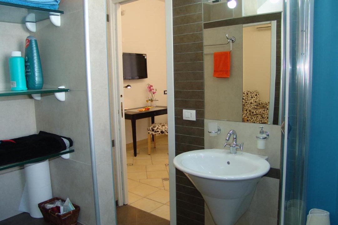Photo of Bathroom in Noto Historic Centre