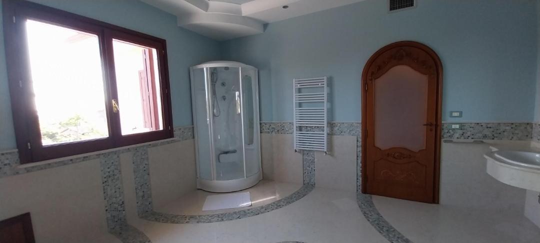 Photo of Bathroom in Tiche