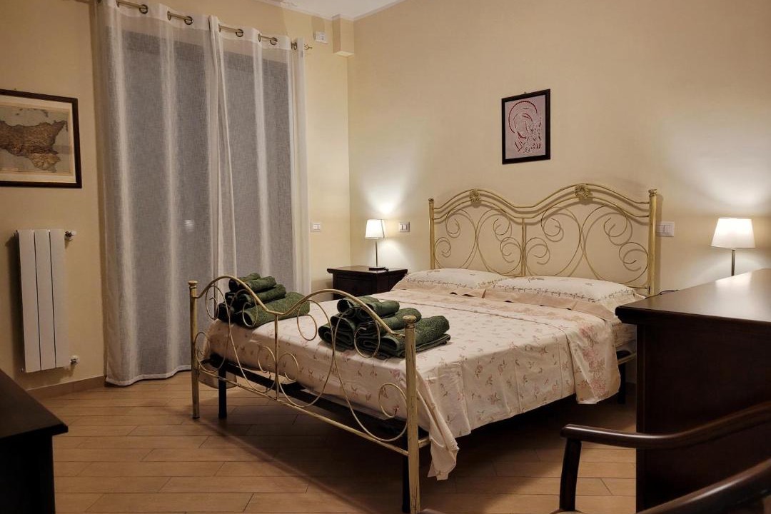 Photo of Bedroom in Rometta Marea