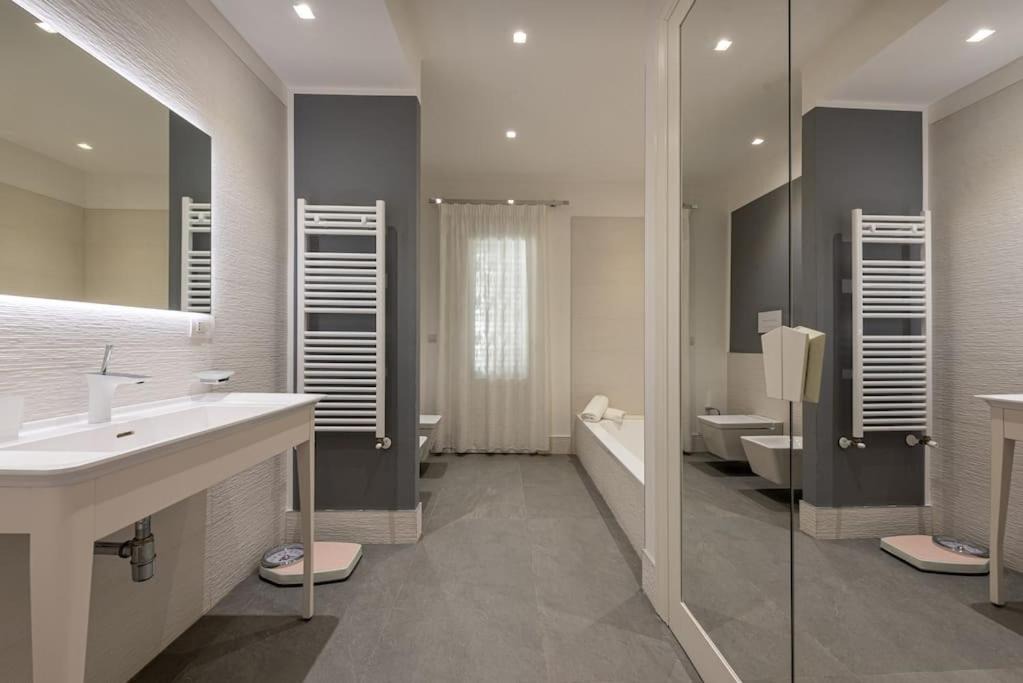 Photo of Bathroom in Campofelice di Roccella