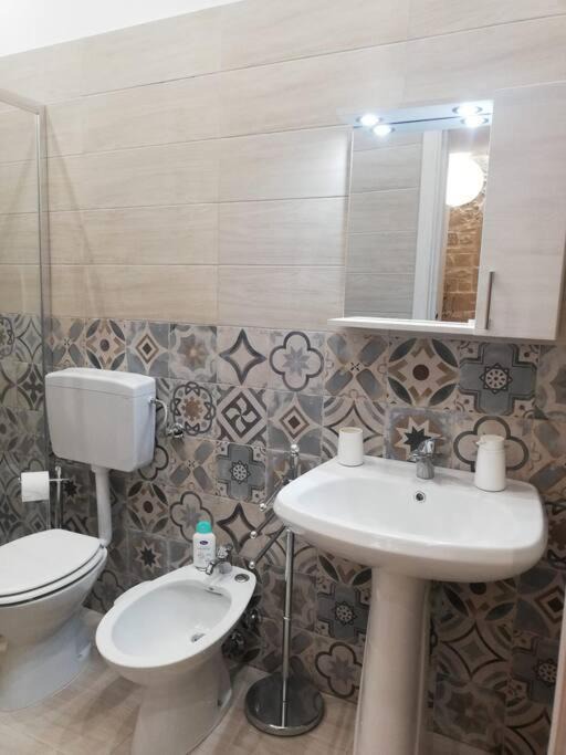 Photo of Bathroom in Palazzolo Acreide Historic Centre