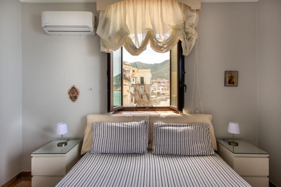 Photo of Bedroom in Old Town