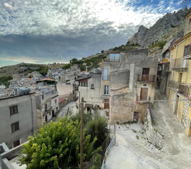 Photo of Buildings in Caltabellotta