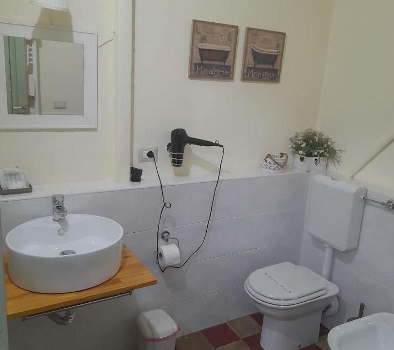 Photo of Bathroom in Troina