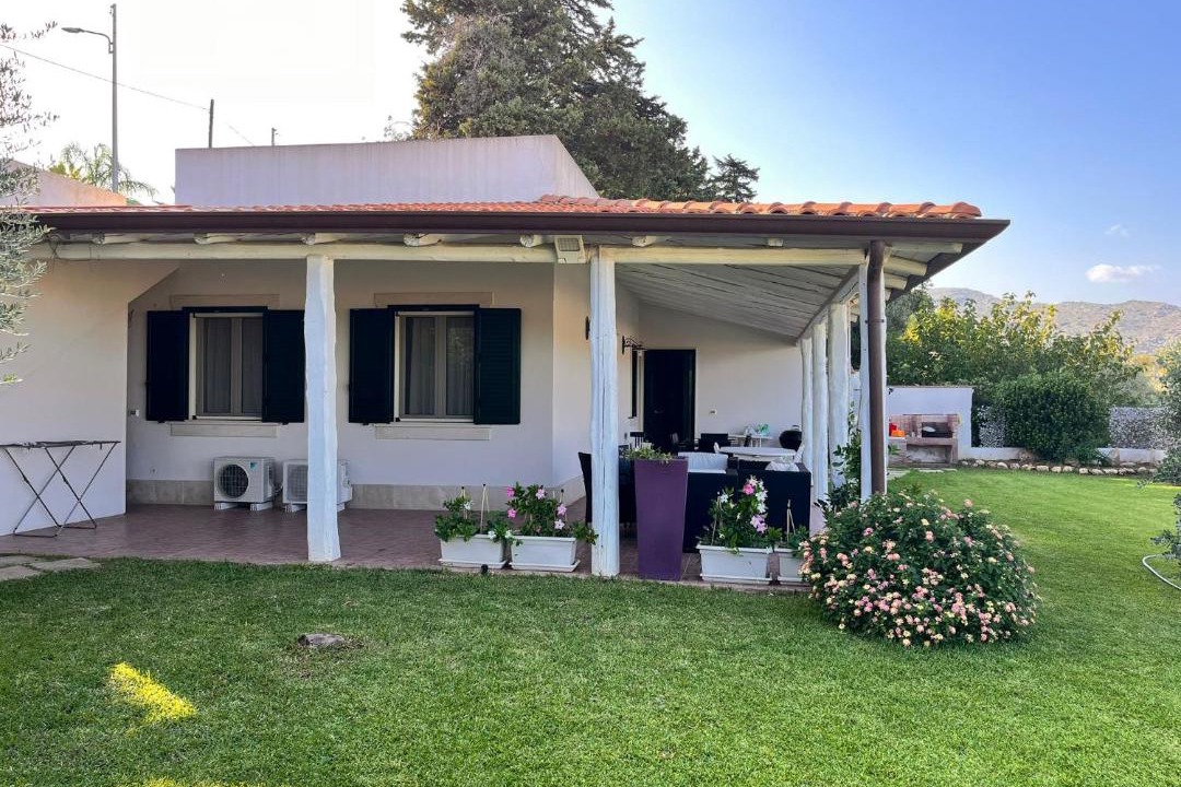 Photo of Buildings in Gallina