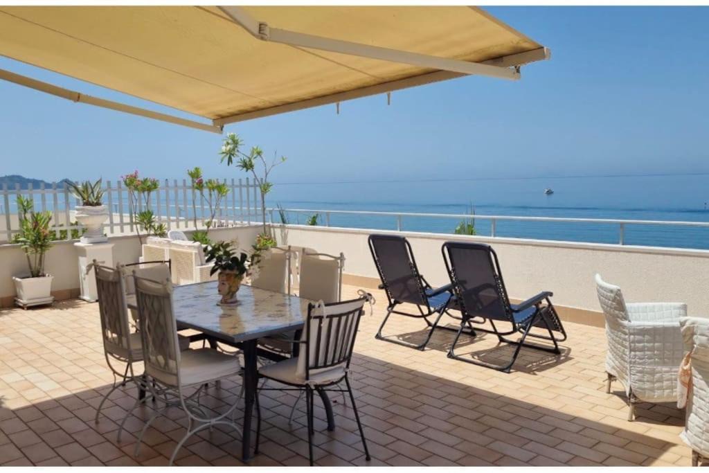 Photo of Patio Balcony in Brolo