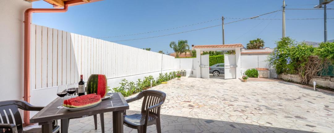 Photo of Patio Balcony in Villa Grazia di Carini