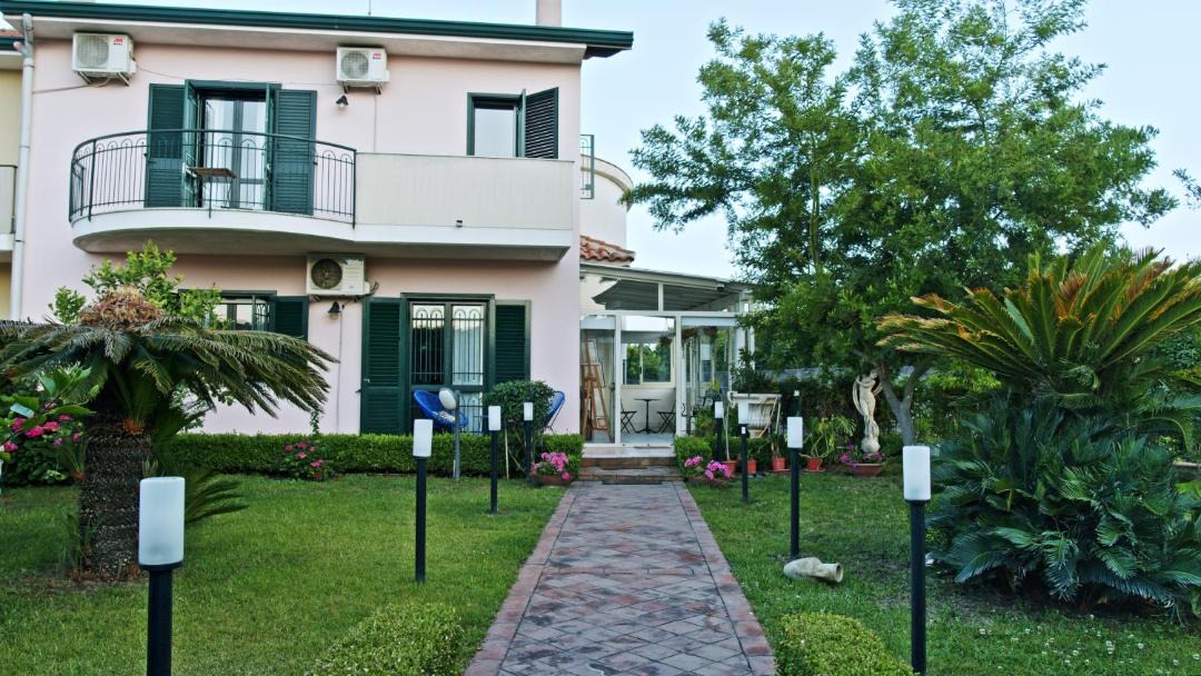 Photo of Buildings in Riposto
