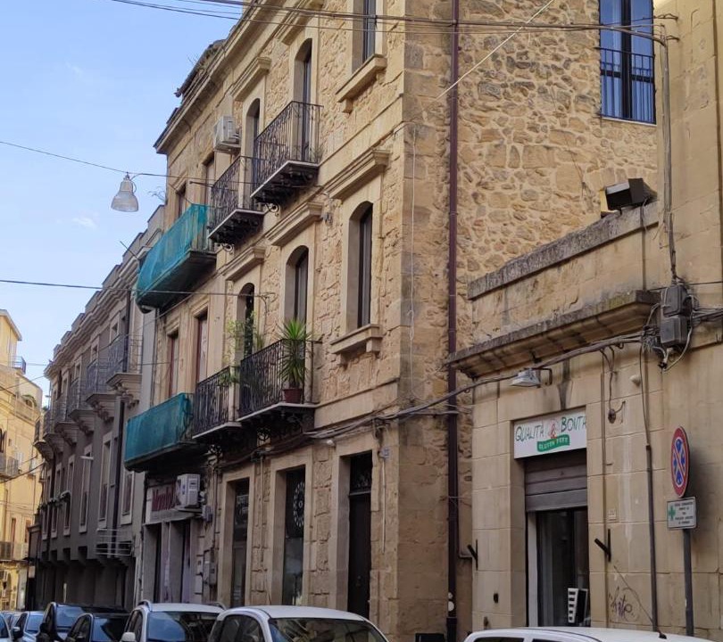 Photo of Buildings in Enna