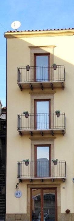 Photo of Buildings in Agira