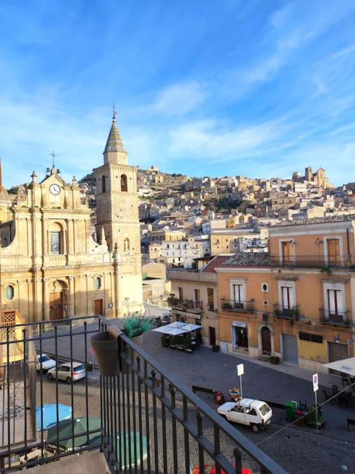 Photo of Buildings in Agira