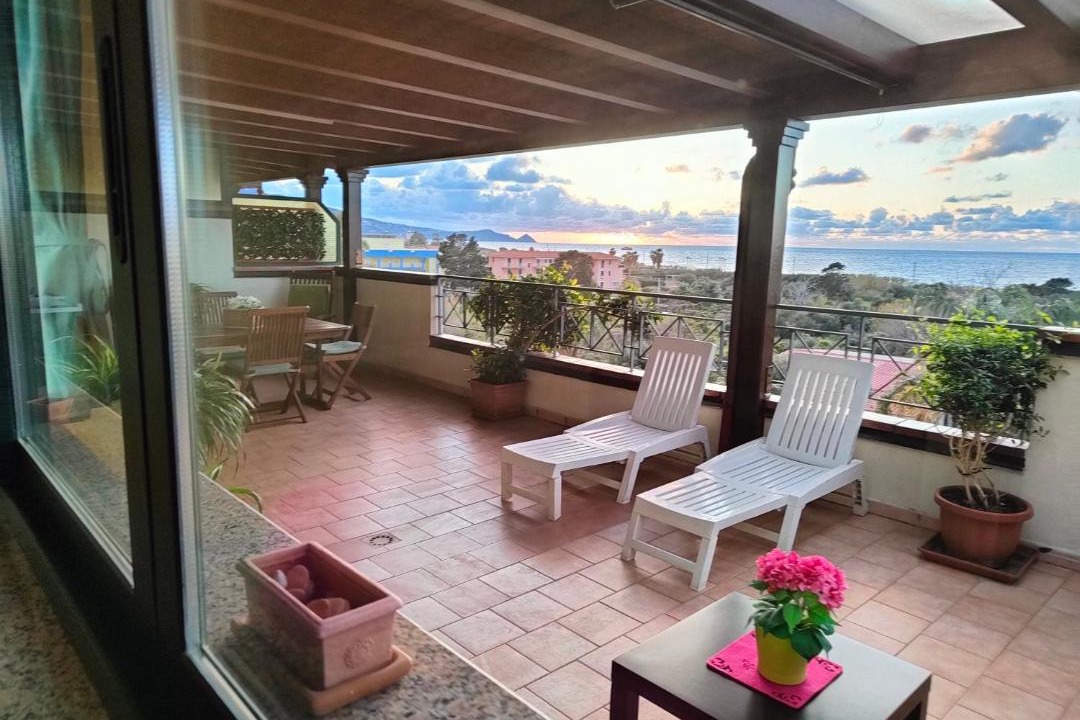 Photo of Patio Balcony in Piraino