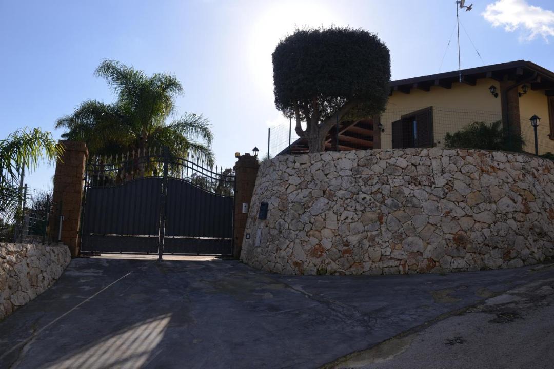 Photo of Others in Gallina