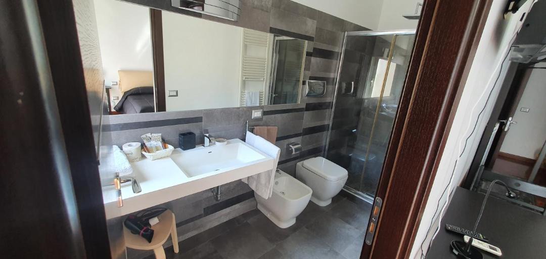 Photo of Bathroom in Gela