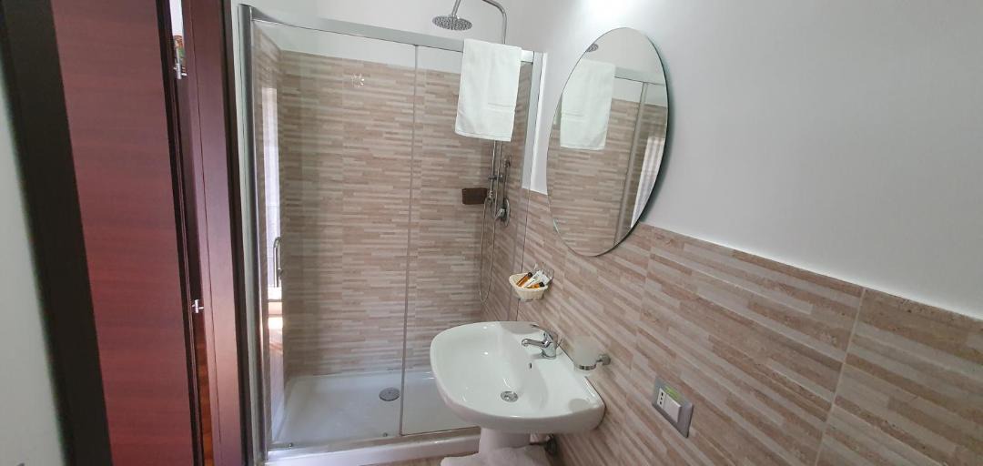 Photo of Bathroom in Gela